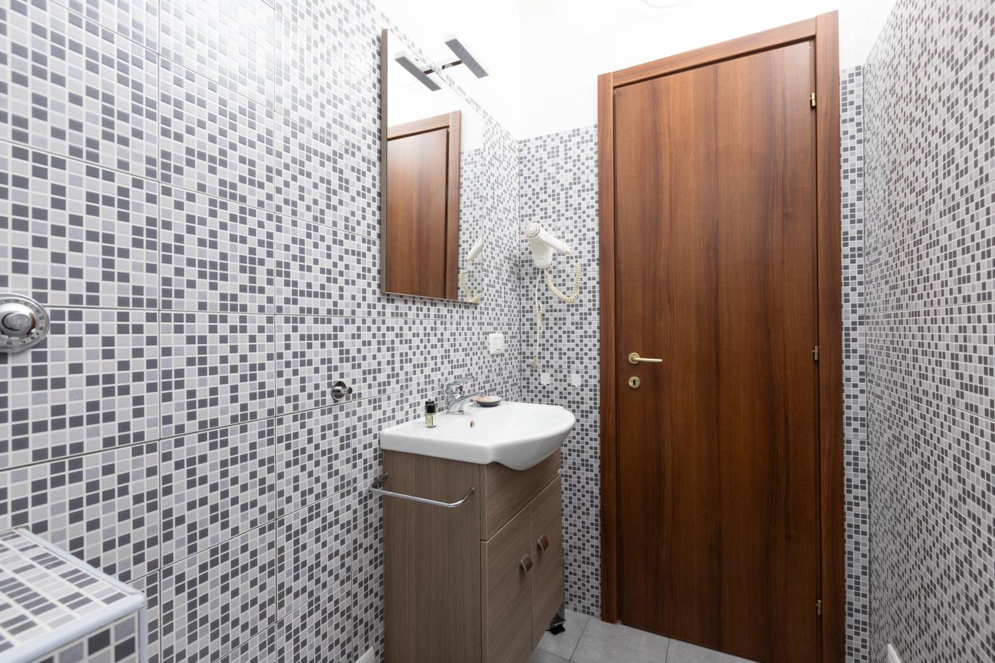 Affittacamere Alpino 76 โรม ภายนอก รูปภาพ